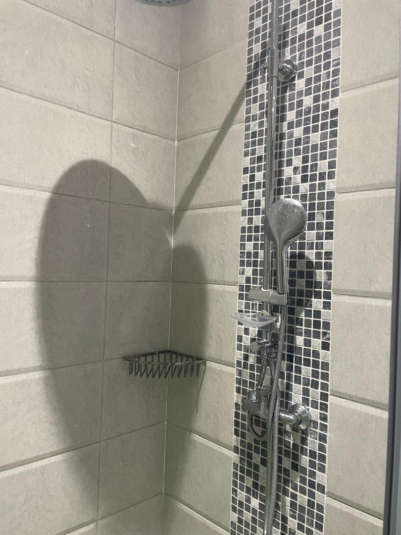 Douche colonne chromee mosaique