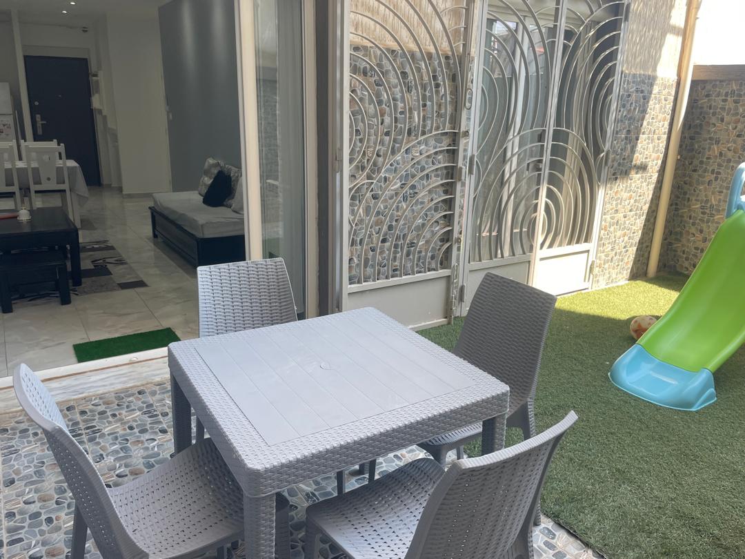 Terrasse table exterieure
