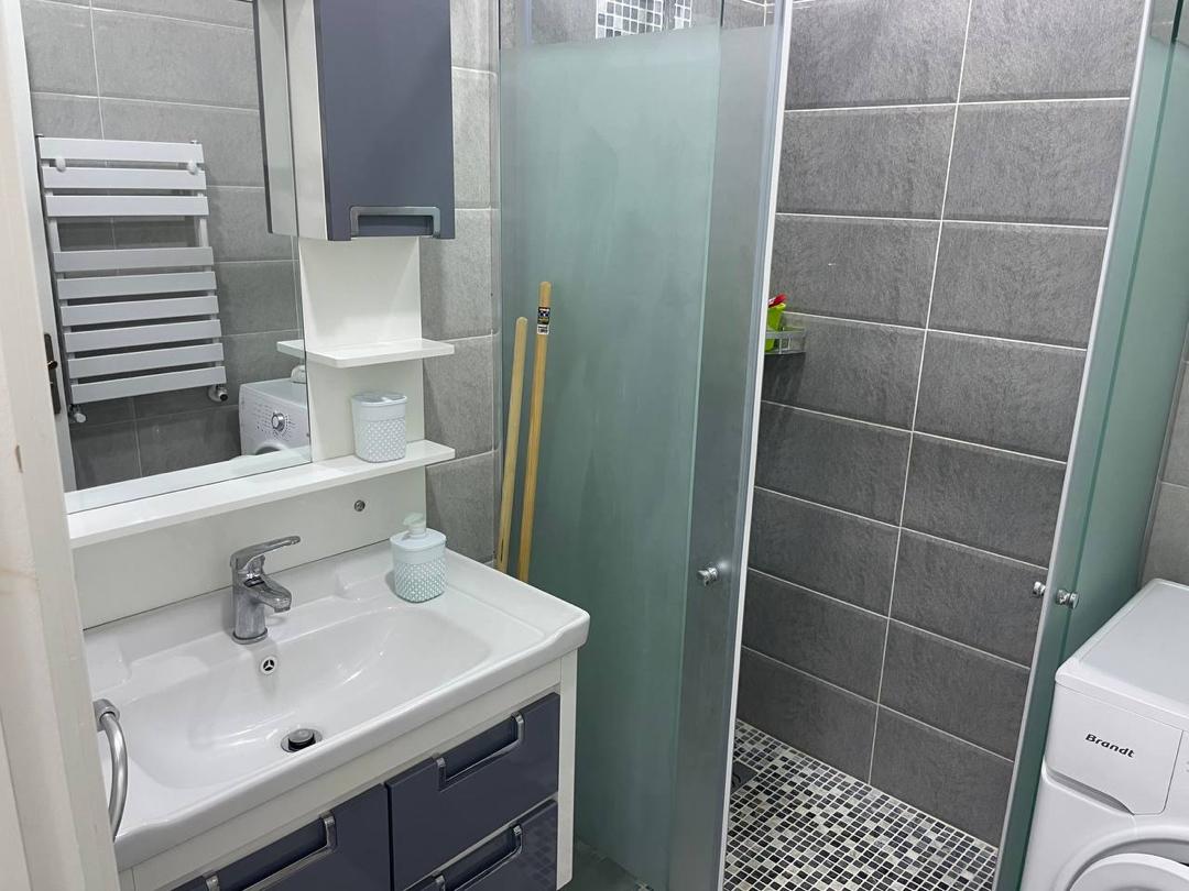 Salle de bain lavabo douche