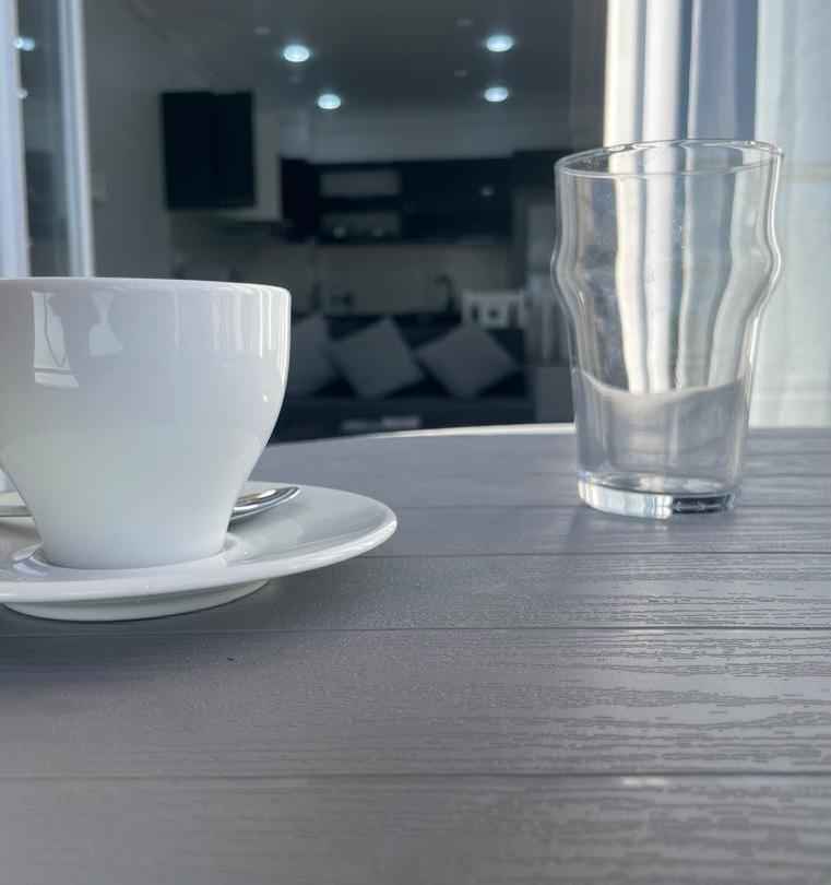 Cafe balcon vue cuisine