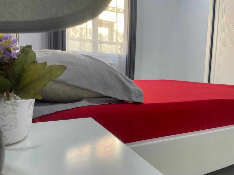 Chambre detail lit rouge