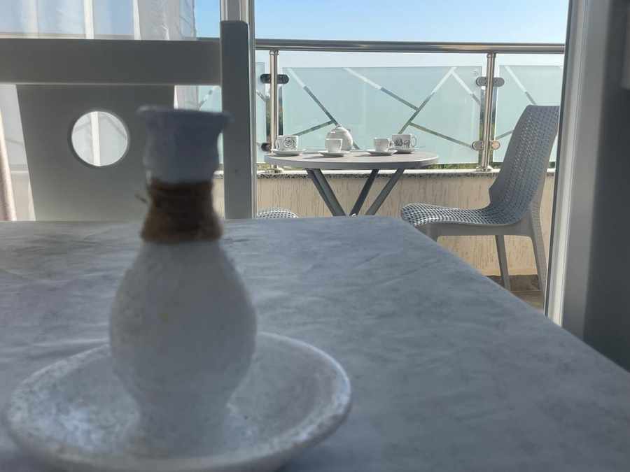 Vue cuisine travers plantes