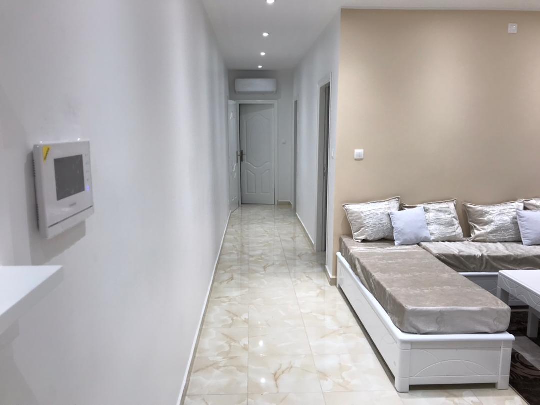 Couloir et salon sejour